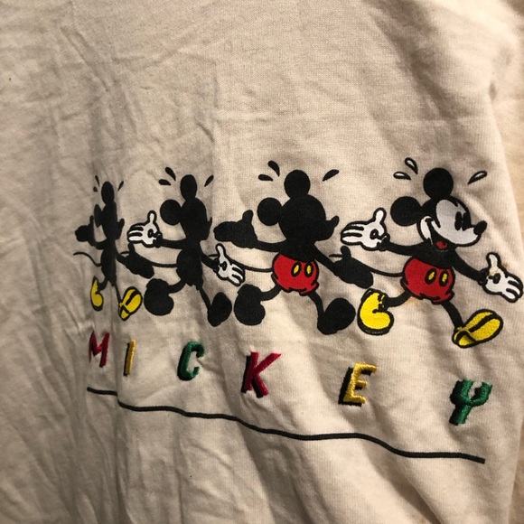 Vintage Disney Mickey & Co. Tee - 816 $15 or $12 w/offer *tee deal - Picture 4 of 5